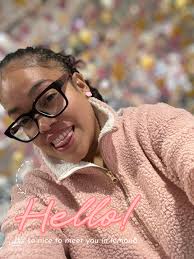 Meet Aisha: Travel Lover and Baking Enthusiast! 🌍🍰