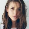 The frequent use of chemical products, water hardness, use of unsuitable shampoos and a lack of care can make our hair look dull and mistreated. 1