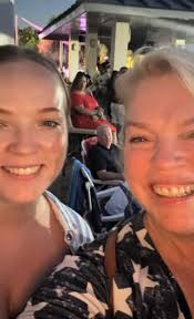 It looks like Janelle is in North Carolina with Maddie 💙🌊