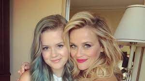 Sweet home alabama reese witherspoon holidays and events hair hacks good movies short hair styles hair makeup hair cuts hair beauty more information. Reese Witherspoon S Daughter Pink Hair Ava Phillippe Teen Vogue