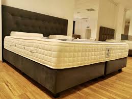 Matratzen aus naturmaterialien für ein wunderbares schlaferlebnis. Boxspringbetten Lagerverkauf Dusseldorf Boxspringbett Timber 180x200cm Inkl Taschenfederkern Matratze Uvp 2782 Outletpreis 1948 Matratze In Der Ausstellung Kann Abweichen Facebook