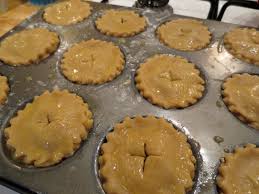 Tip the flour into a large mixing bowl. Mince Pies Sweet Shortcrust Pastry Travel Gourmet