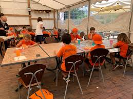 L'alimentazione del bambino prevede diverse fasi ma fin dall nascita ha buone capacità autoregolatorie, durante l'allattamento già esprime fame o sazietà. L Alimentazione Del Bambino Durante I Centri Estivi Bimbi In Movimento