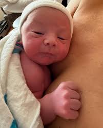 Say hello to Gian Cole Houdyshell! *pronounced just like saying G-N (a mix  of Gian and Jian) 8lbs 9oz 21.25 inches long Why we loved the name Gian: 1.  Gian means Divine