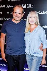 Sprawdź najnowsze i najciekawsze materiały przygotowane przez redakcję w dziale robert górski. Robert Gorski Zabral Narzeczona Na Salony 14 Lat Mlodsza Partnerka Wygladala Fantastycznie