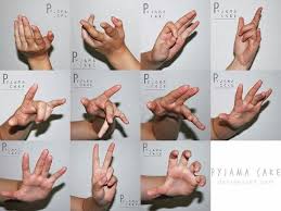 일러스트에서 많이 연출되는 손모양 손가락 표현 사진 네이버 블로그 손 그리는 법 손 그리기 손 참조