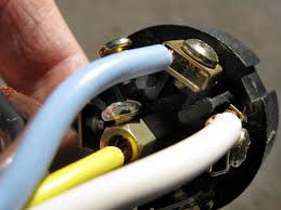 Here's the wiring diagrams showing the pin out for the plug and socket for the most common circle and rectangle trailer connections in use in australia. How To Repair 7 Pin Trailer Cord Plug In 7 Easy Steps