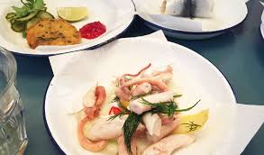 Tapas De Poissons Harengs Et Fruits De Mer Bonnes Adresses De Restaurant A Amsterdam Amsterdam Week End Amsterdam Hareng
