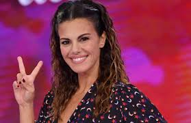Bianca guaccero, conduttrice di detto fatto, ha avuto un incidente domestico: Bianca Guaccero Premiata Dalla Rai Detto Fatto Si Allunga Donnapop