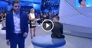 Maria de filippi e c'è posta per te vi aspettano il 9 gennaio, in prima serata, su canale 5. C E Posta Per Te La Storia Di Adriana E Dei Suoi Figli Voce Di Napoli