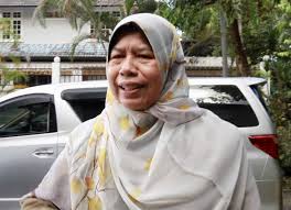 His doctor who sat with us at the open house of muhyiddin's son also said he was recovering very. Politicians Gather At Muhyiddin S Home Zuraida Gives Thumbs Up The Star