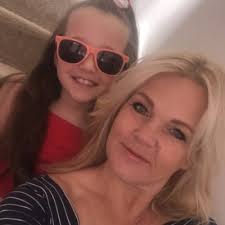 caroline beard (@carolin84937979)