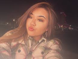 Ella Vang (@stonedheart_ev)