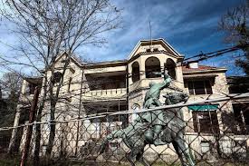 Königin friederike lebte nach dem zusammenbruch der griechischen monarchie im spanischen exil in madrid (ihre tochter sophia war spanische königin), wo sie am 6. Restoring The Former Tatoi Royal Estate Is An Act Of Democracy Says President Greek City Times