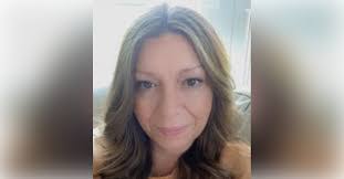 Amber Rue's Instagram, Twitter & Facebook