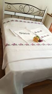 eski kanaviceden pike takimi yatak yastiklari kanavice nakis tasarimlari