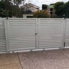 The privacy fins on each side, are formulated with a durable, yet. China White Aluminum Slat Fence Gate For Garden Ornamental Fence Safety Fence China Easily Installed Slat Fence Low Price Fence