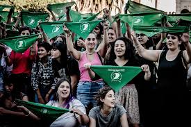 No compren pañuelos verdes a tipos en la plaza. Legalizacion Del Aborto Los Panuelos Verdes Continuan Su Lucha En Argentina Ni Una Muerte Mas Por Abortos Clandestinos Publico