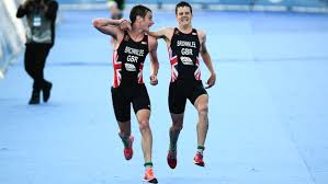 Alistair amp jonny brownlee triathlon gold amp silver rio 2016 medal moments. Triathlete Abandons Shot At Win To Haul Exhausted Brother Across The Finish Triathlon Jonny Brownlee Triathlon Race