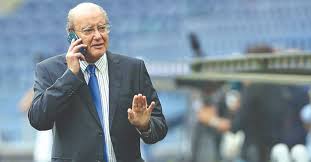 El presidente del oporto, jorge nuno pinto da costa, ha calificado a las autoridades portuguesas en el editorial de la revista oficial del club de ignorantes y oportunistas, ya que impiden que acuda público a los estadios de fútbol. Pinto Da Costa Suspended For 90 Days And With A Fine Of Almost 12 Thousand Euros Portugal S News