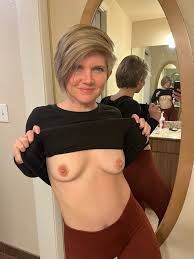 TW Pornstars - Housewife Ginger. Twitter. 🎉🎉Flash Sale!!!🎉🎉 50% off my  OnlyFans subs for the duration. 5:05 PM - 5 Jan 2023