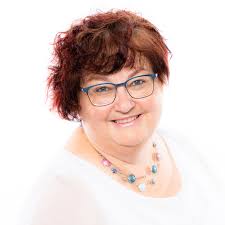 Cornelia Metzger's Instagram, Twitter & Facebook