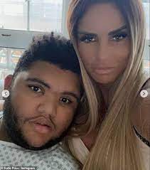 Katie price is an english media personality, model, author, singer, and businesswoman who has in addition to that, katie price has authored several novels and autobiographies including in the name. Katie Price Reveals Harvey Yelled I Want My Mom When Placed In Intensive Care Fr24 News English