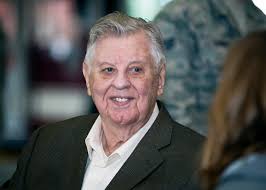 Robert Dittmer's Instagram, Twitter & Facebook