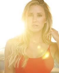 Sheena Ryan's Instagram, Twitter & Facebook