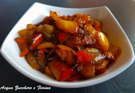 Eliminate i semi e i filamenti interni dei peroni e tagliateli. Peperoni In Agrodolce Acqua Zucchero E Farina