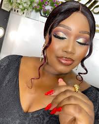 Cut crease sitting pretty 🌸🌸🌸 Mua @distinct_look