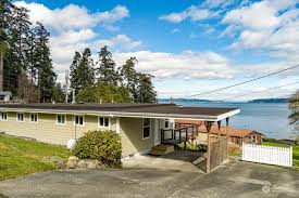 735 Roberts Bluff Rd, Coupeville, WA 98239
