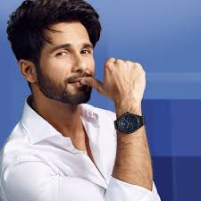 Shahid Kapoor Ready To Start Shooting For Jersey From December Shahid Kapoor Tommy Hilfiger Watches Bollywood Actors
