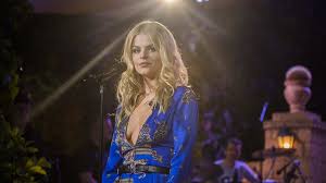 De zangeres verzorgt met een speciaal voor het evenement geschreven nummer de. Davina Michelle Gaat Niet Naar Het Eurovisie Songfestival Voor Nederland