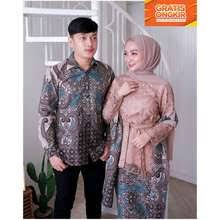 Tips memilih baju couple lebaran yang pertama adalah modelnya kekinian, girls. Pakaian Tradisional Baju Couple Original Model Terbaru Harga Online Di Indonesia