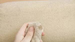 إزالة بقعة حبر من الأريكة Wikihow