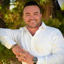 Nick Bettencourt's Instagram, Twitter & Facebook