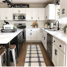 Farmhouse Life Goals On Instagram This Kitchen Is Beautiful Be Sure To Sign Up Fo White Farmhouse Kitchens Home Decor Kitchen White Kitchen Decor