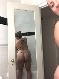 TW Pornstars - Kelly Divine. Twitter. Peeking back at it 🍑👀 nyc  kellydivine. 5:00 PM - 20 Jun 2017