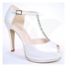 Sandalia Peep Toe Confeccionada En Piel Color Blanco Roto O Blanco Natural Con Tira En El Empeine Decorada Con Crista Zapatos De Novia Zapatos De Boda Zapatos
