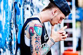 Wallpaper red mgk machine gun kelly alpha omega event. 3 Machine Gun Kelly Hd Wallpapers Hintergrunde Wallpaper Abyss