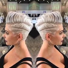 Beide sehen lässig aus, liegen absolut im trend und erfordern nur wenig zeit fürs styling. 43 Sidecut Ideen Frisuren Kurzhaarfrisuren Coole Frisuren