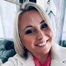 💛 This morning, I walked into work to find a bouquet of flowers waiting  for me