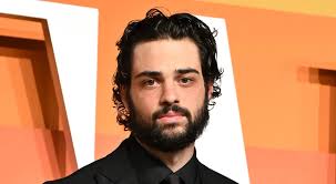 With Jamal Roberts winning season 23 of American Idol, the 27-year-old  contestant left with a recording contract and a six-figure cash prize. Read 