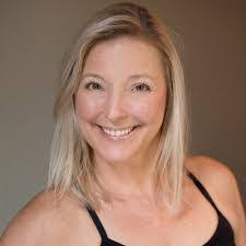 Stefanie Finch's Instagram, Twitter & Facebook