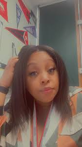 Hi! My name is Sabine Van Laarhoven and I live in Belgium. In my practice  AZURA I treat women who wish to conceive, pregnant women and children with  reflexology and orthomolecular advice.