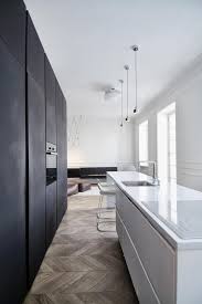 Maison Privee Carrelage En Gres Cerame Et Kerlite Progettazione Di Una Cucina Moderna Arredo Interni Cucina Appartamento Minimalista
