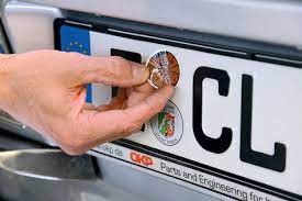 Schon bei kleinen mängeln können prüfer die plakette verweigern. Tuv Uberziehen Was Passiert Wenn Der Tuv Abgelaufen Ist Autobild De
