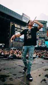 Search, discover and share your favorite gifs. Ufo361 Easyricepilaf Ufo361 Deutschrap Rap Nike Hintergrunde Deutsch Rap