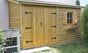 Installer Un Appentis En Panneaux Prefabriques Pour Le Jardin Cabane Jardin Cabane De Jardin Bois Construire Abri De Jardin